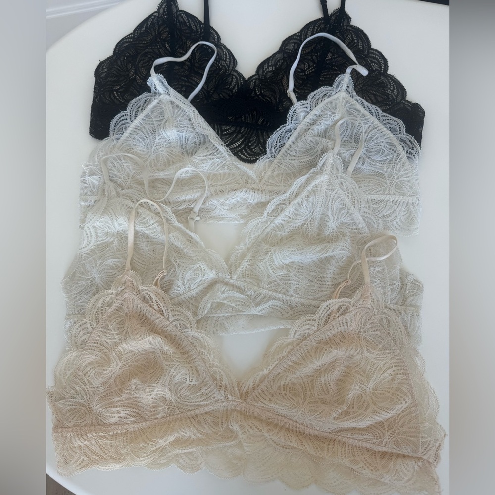 Aritzia Talula Bralette Bundle (L)